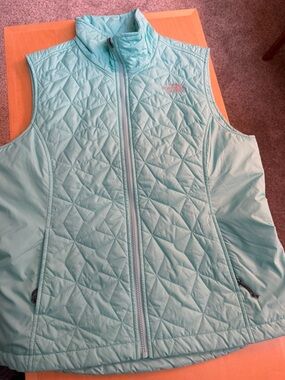 The North Face Women's Quilted Aqua Zip Vest